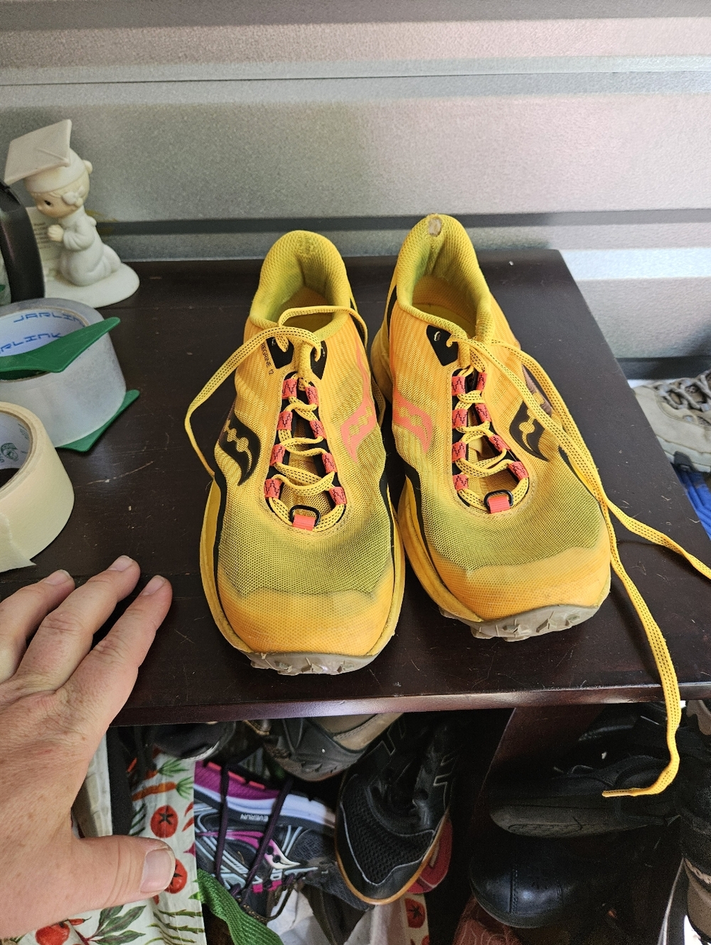 Saucony Peregrine 12 Trail Running Shoes Womens Size 9.5 Yellow PWRRUN S10737-16